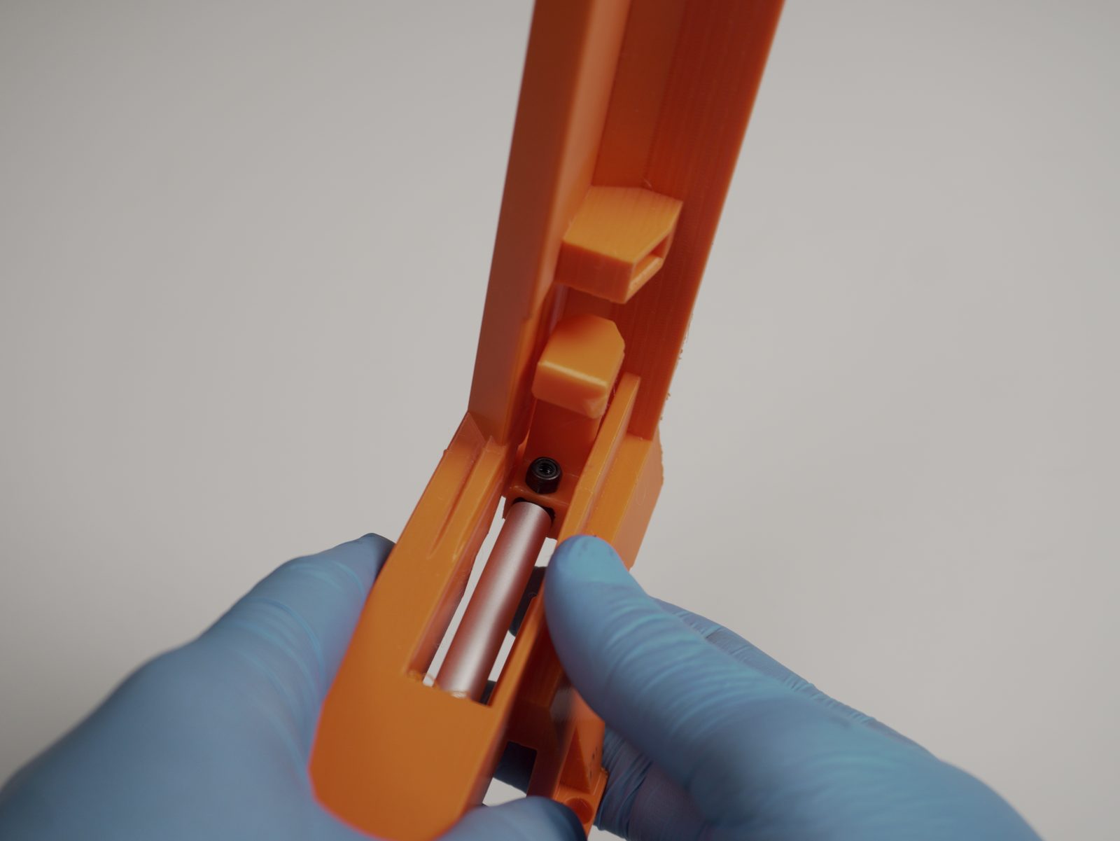 M4 screw seated in the lifter hook