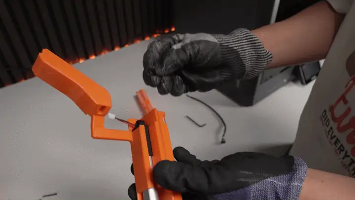 Bender and bender holder before attaching