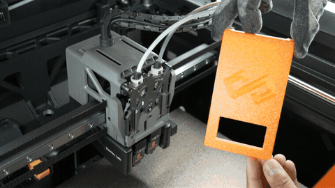 Removing the original transparent cover and fitting the scraper on the H2D print head