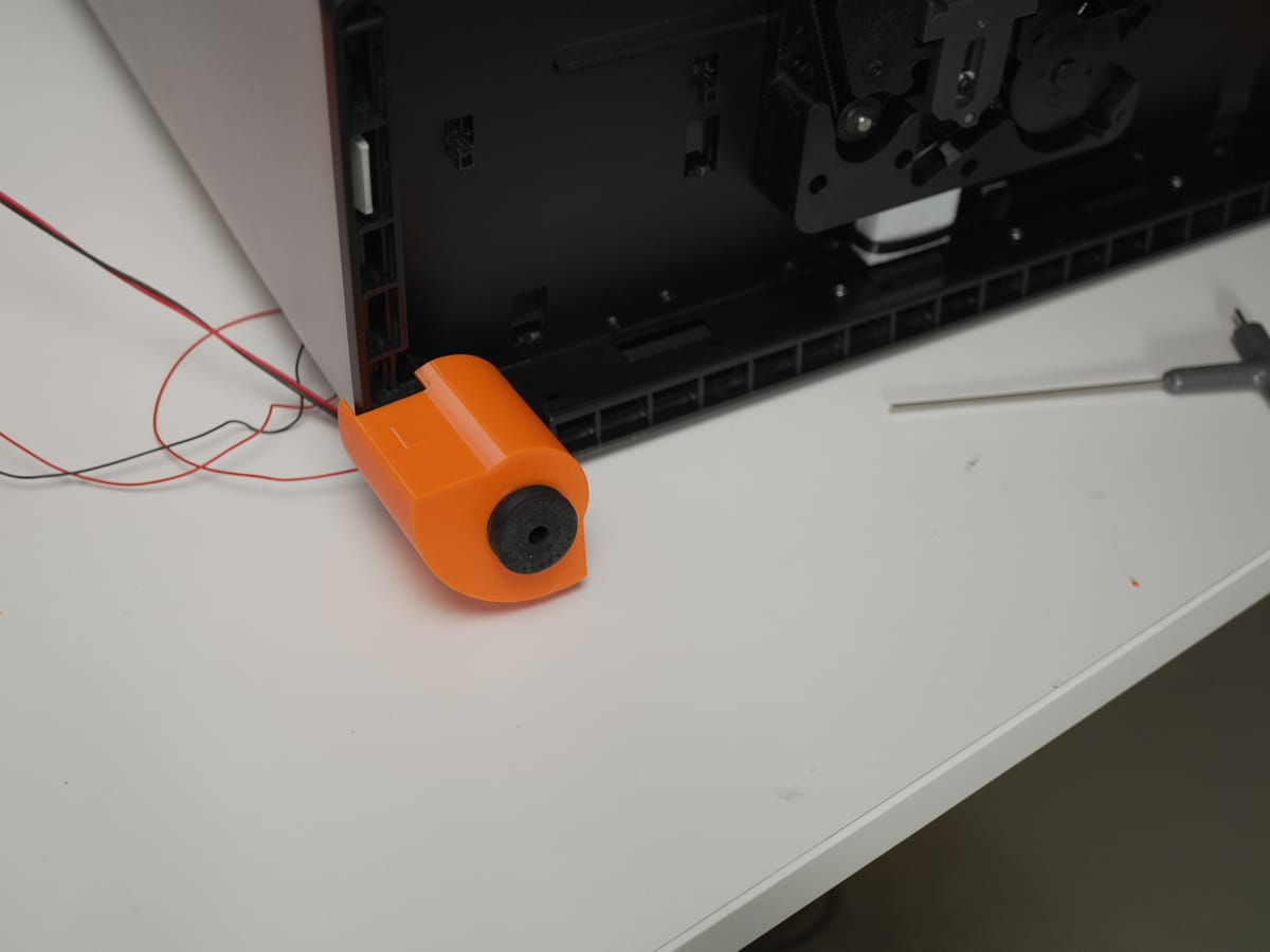Tilted foot positioned in the corner