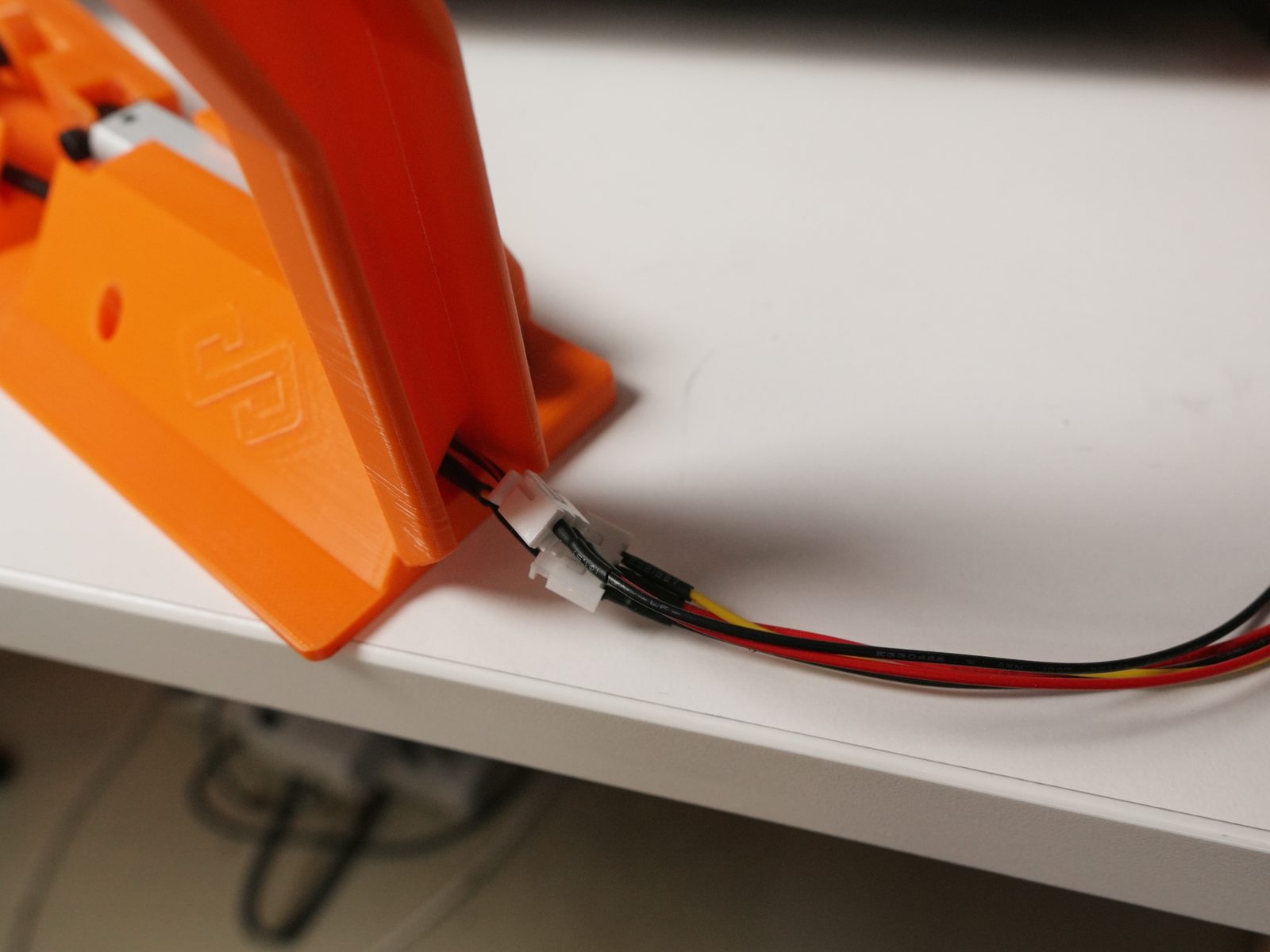 Limit switch and cable fully installed in the right part